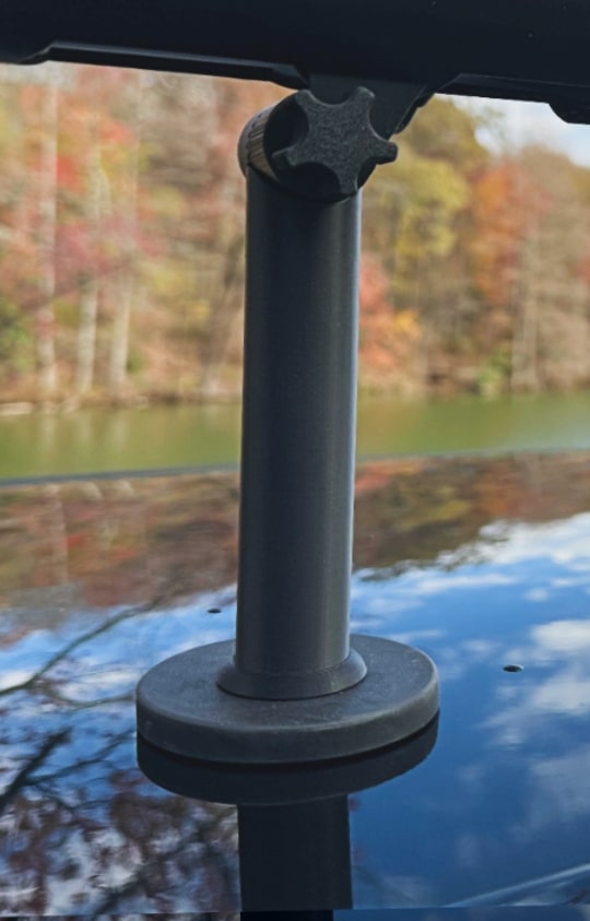 reel-hold-snapmount-autum-background-rod-carrier-magnetic-attached